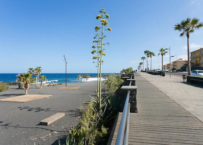 Home2Book Stunning Beachfront House With Sea Views