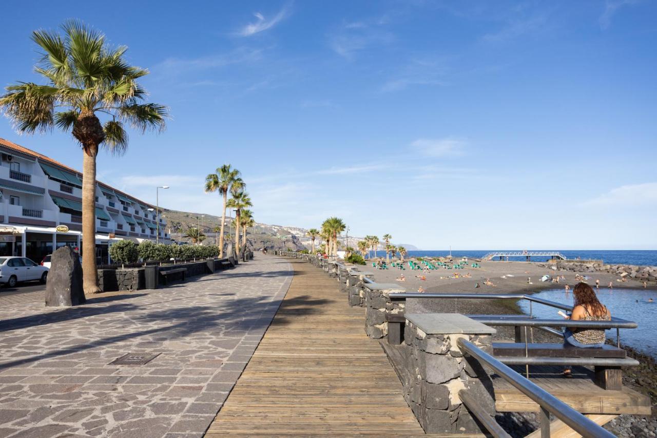 Holiday home Home2book Stunning Beachfront House With Sea Views