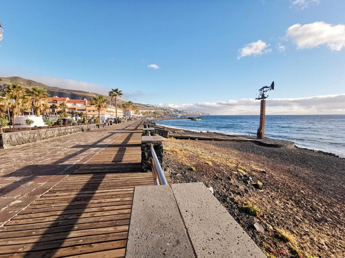 Home2book Stunning Beachfront House With Sea Views Casa de Férias